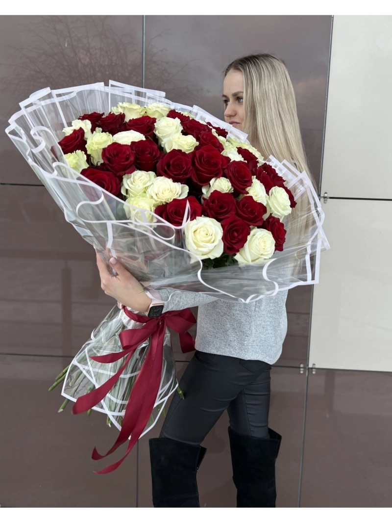 Букет |Прекрасная 51 роза в оформлении