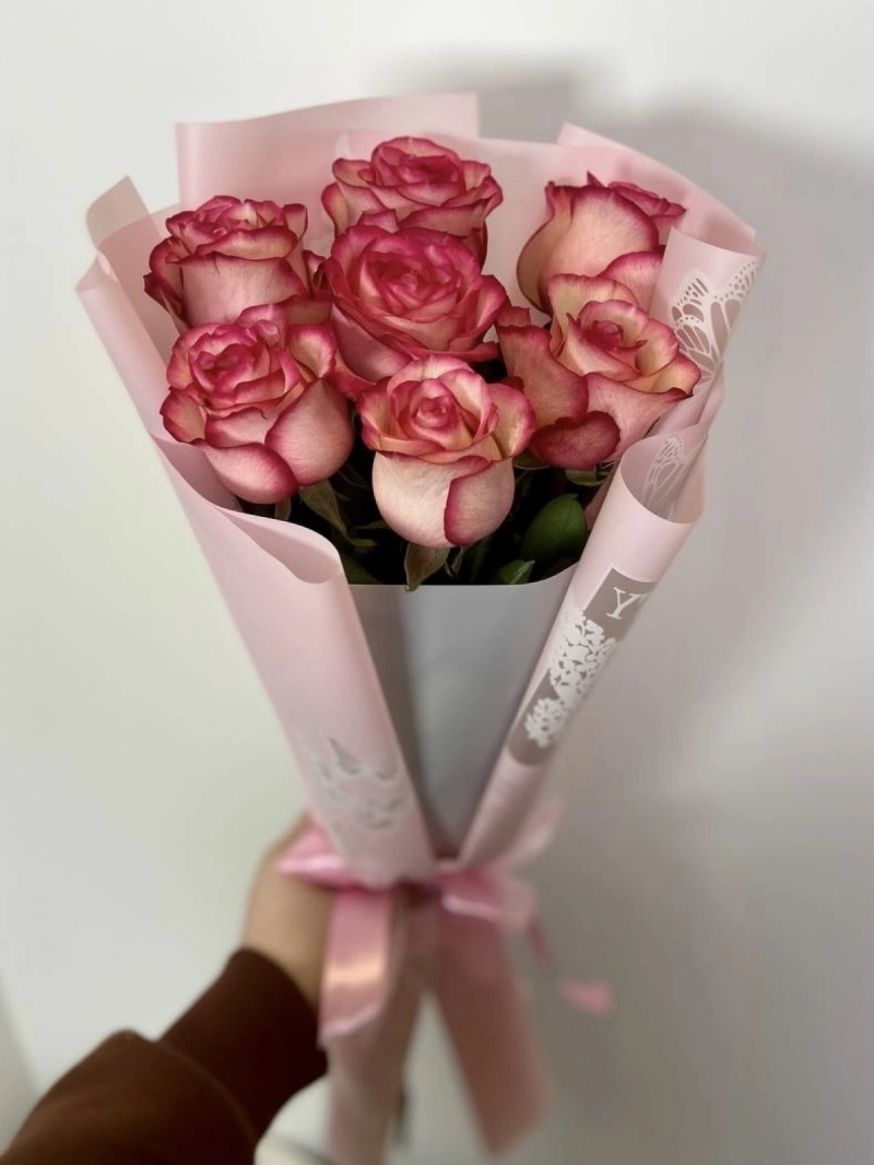 Букет | 7 роз с упаковкой